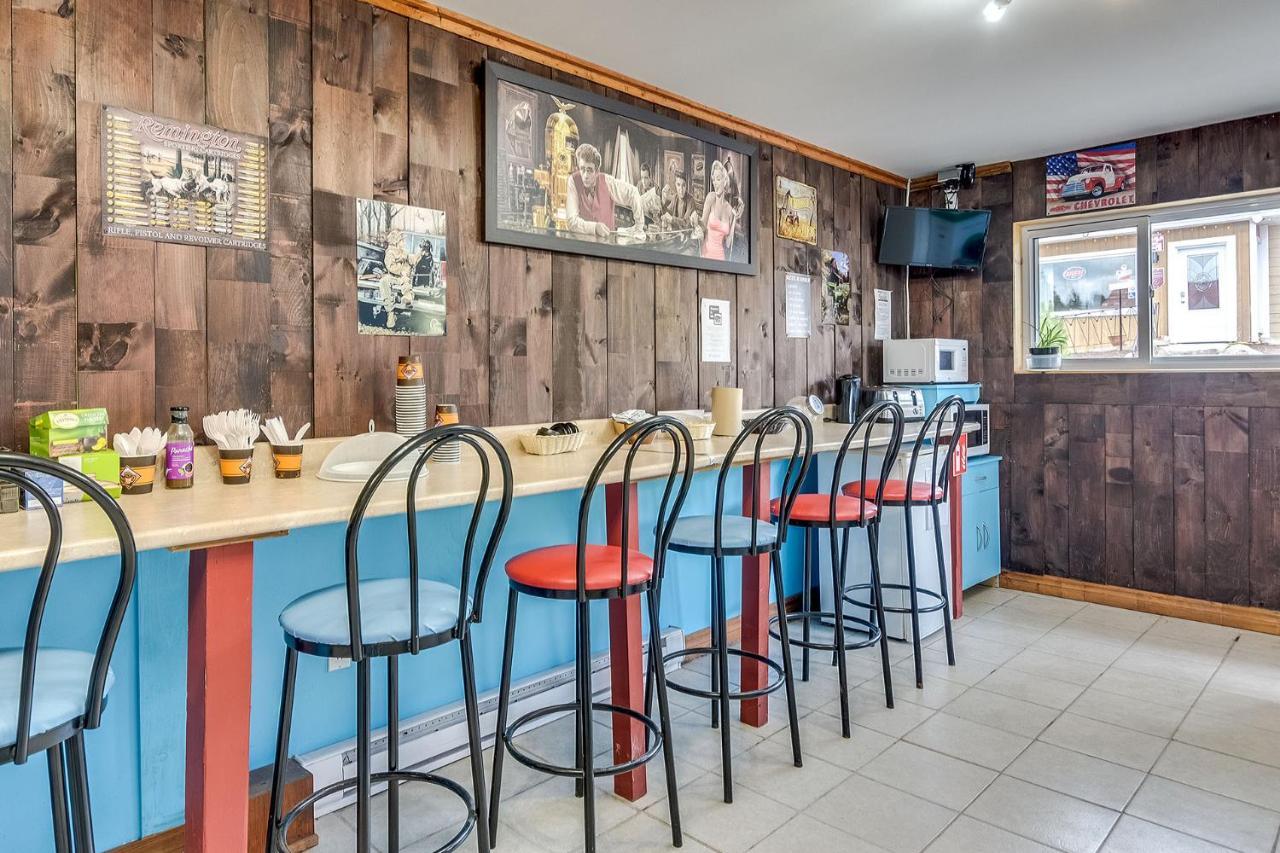 Le Saint Alex Motel Bagian luar foto