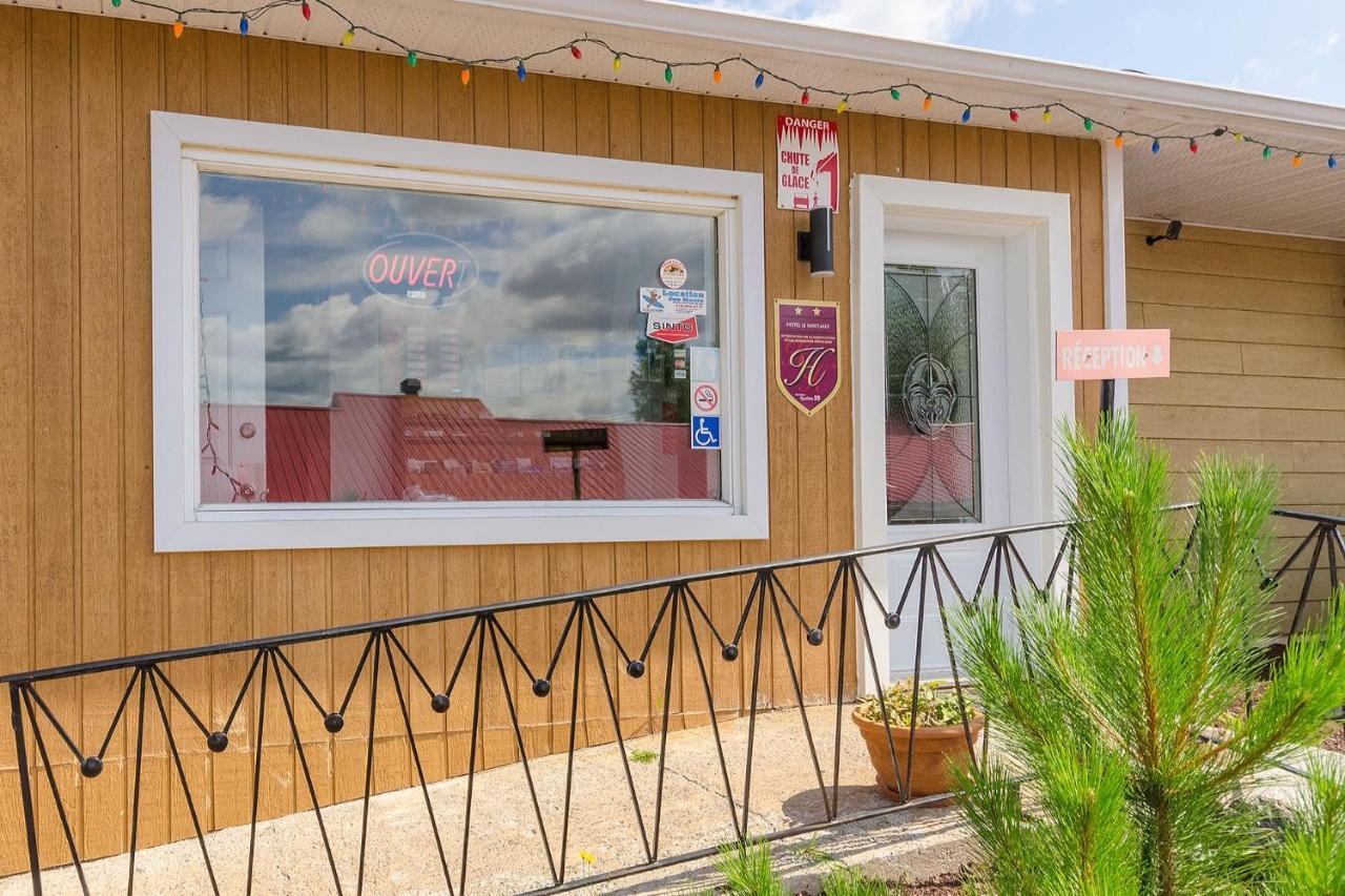 Le Saint Alex Motel Bagian luar foto