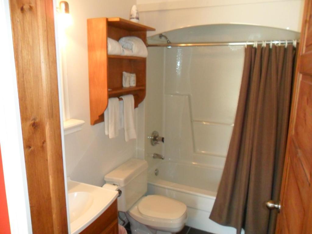 Le Saint Alex Motel Bagian luar foto