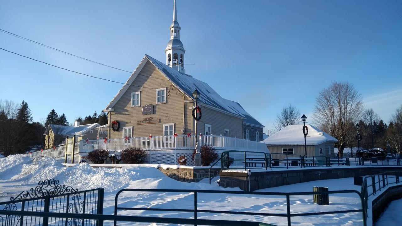 Le Saint Alex Motel Bagian luar foto