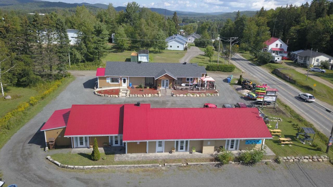 Le Saint Alex Motel Bagian luar foto